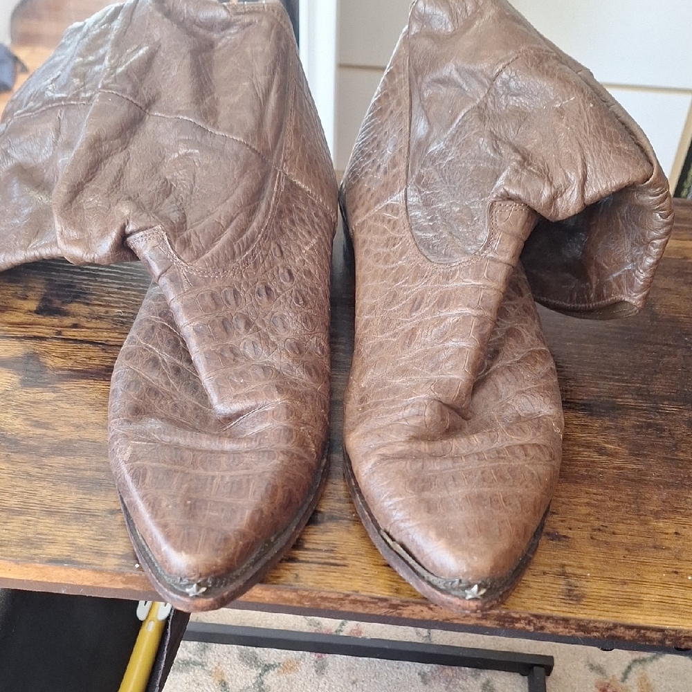 Zodiac Genuine Leather in Rich Brown